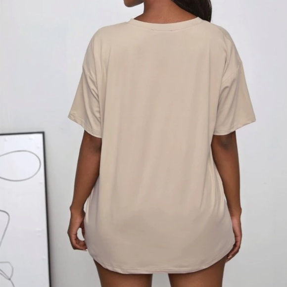 Oversize Letter Graphic Shirt - Picture 4 of 5